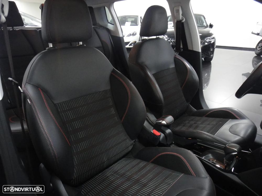 Peugeot 2008 1.2 PureTech GT Line EAT6 - 20