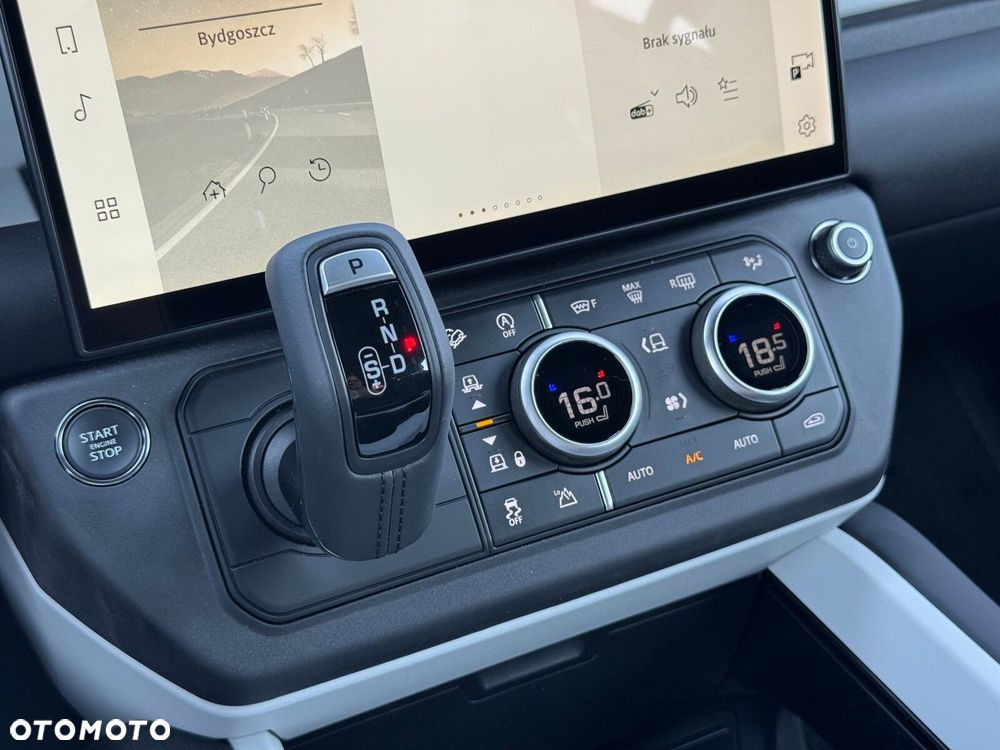 Land Rover Defender - 14