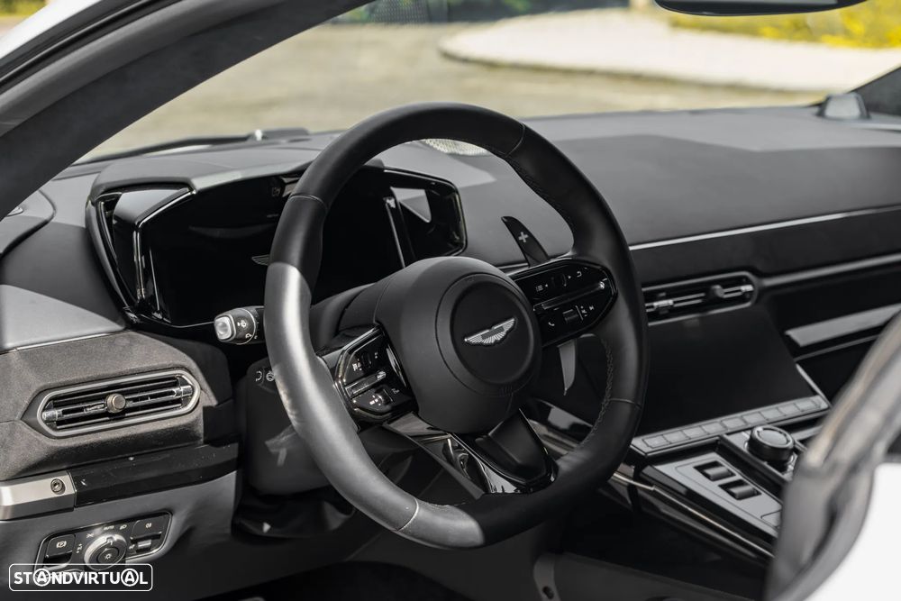 Aston Martin Vantage Coupe - 18