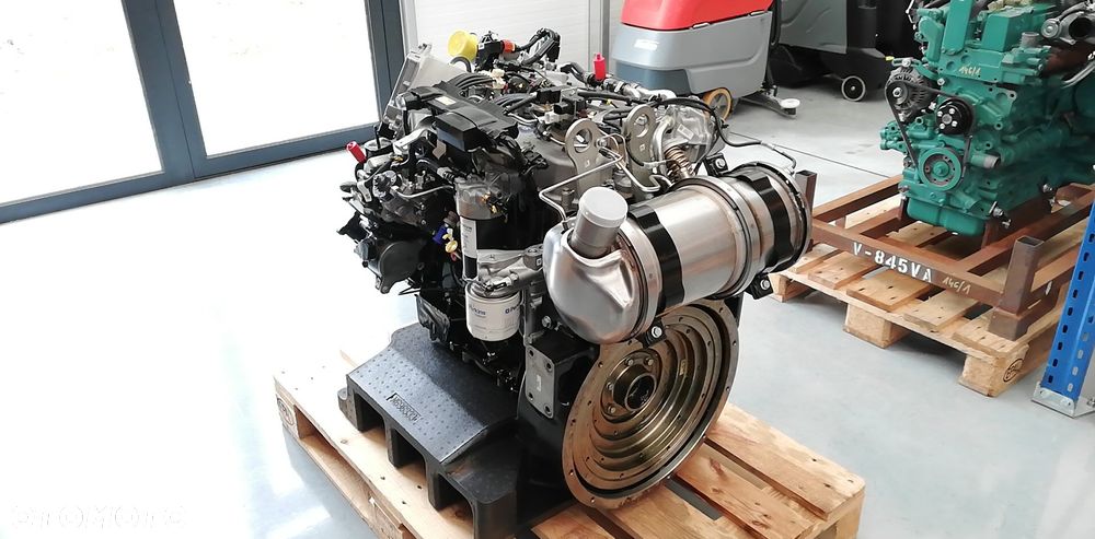 SILNIK PERKINS 854E-E43T CAT C3.4B 31000 netto - 5