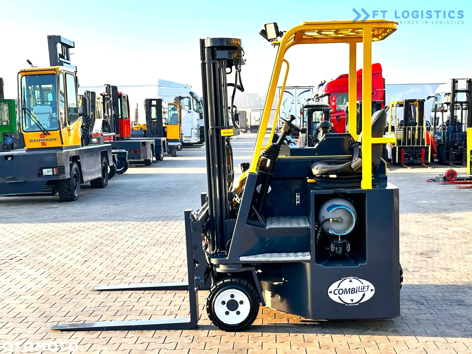 Combilift C3000CB / LPG / TRIPLEX - 4900MM / LPG / WOLNY SKOK / POZYCJONER / PRZESÓW WIDEŁ / JEDYNIE 7454 MTH / JAK NOWY - 4