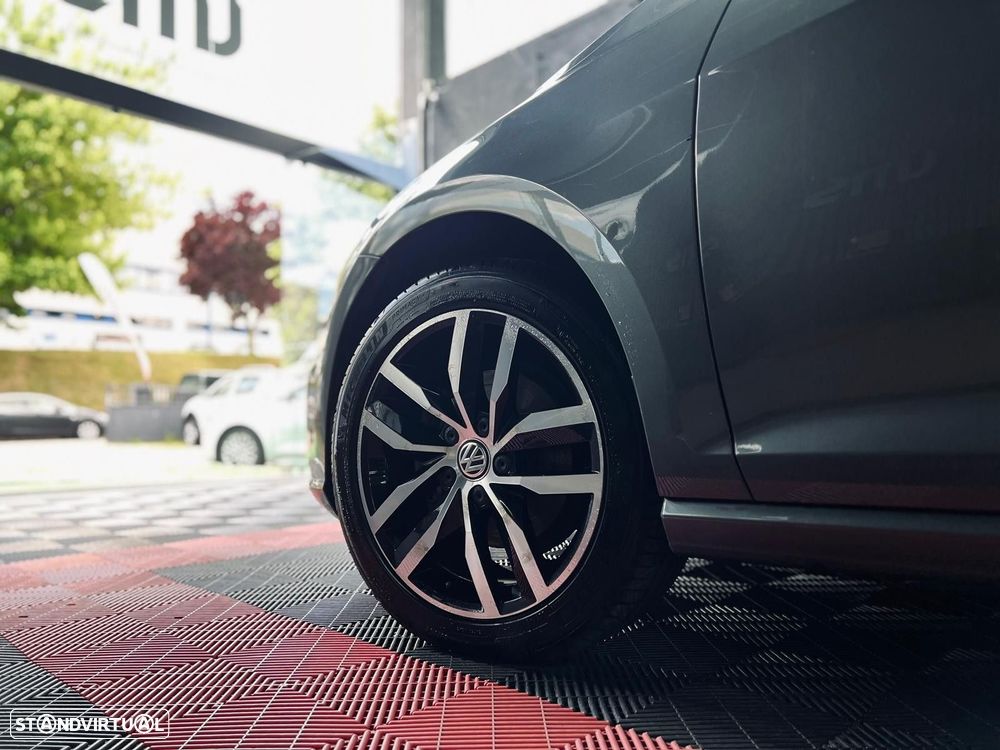 VW Golf 1.6 TDI Confortline - 13