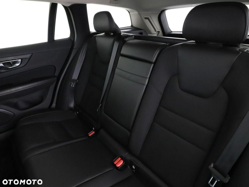 Volvo V60 D4 Geartronic Momentum Pro - 17