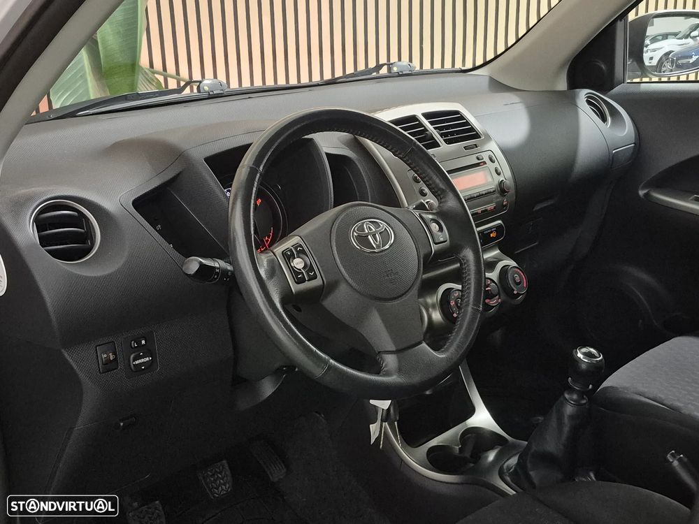 Toyota Urban Cruiser 1.33 VVT-i High Pack - 9