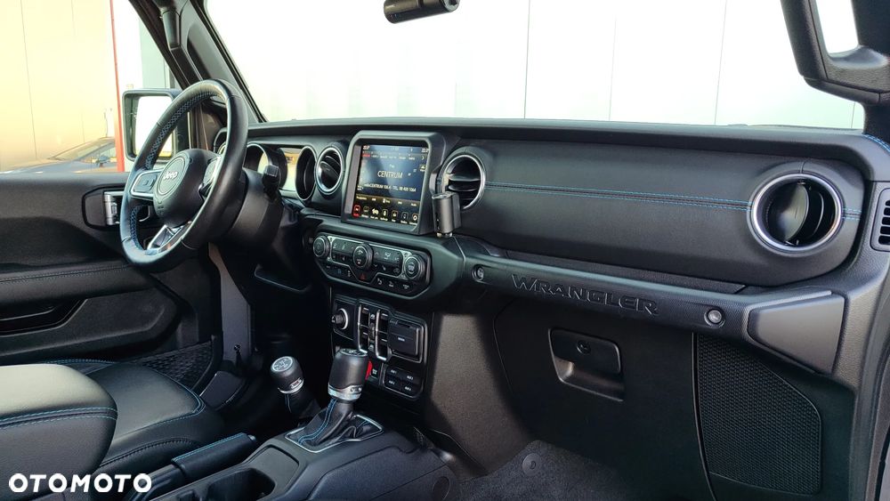 Jeep Wrangler - 28