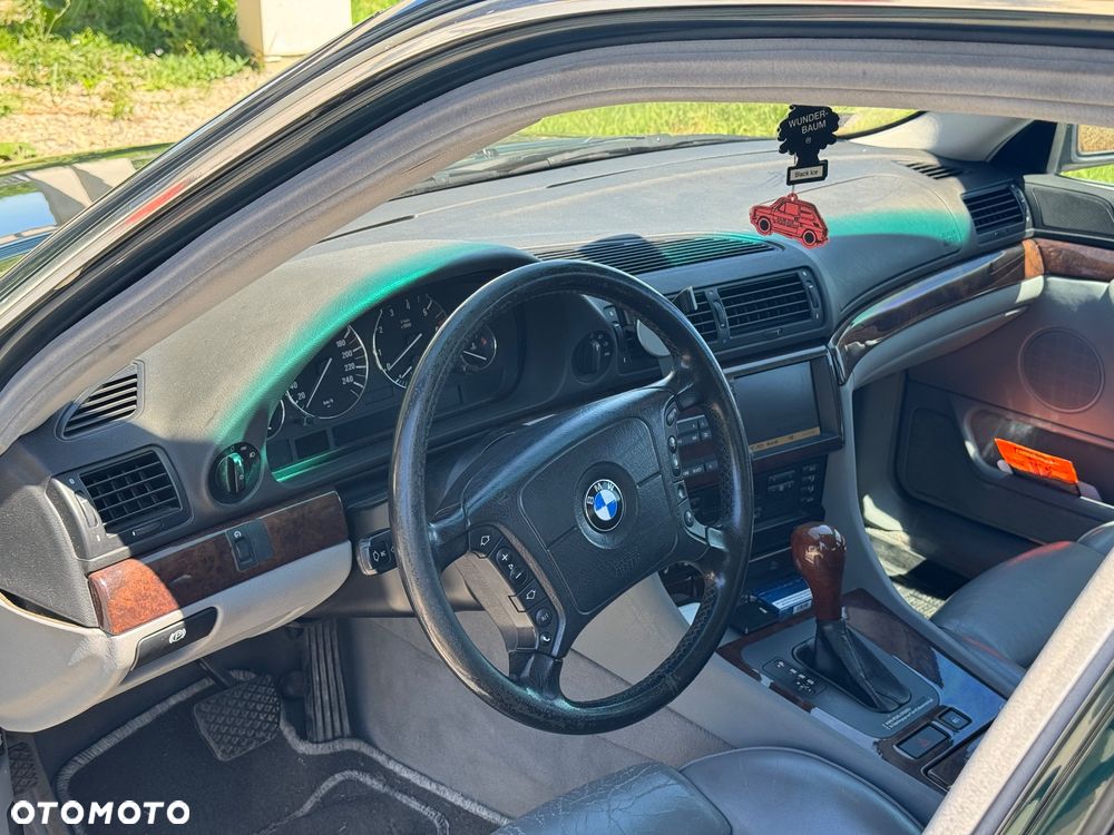 BMW Seria 7 735i L - 7
