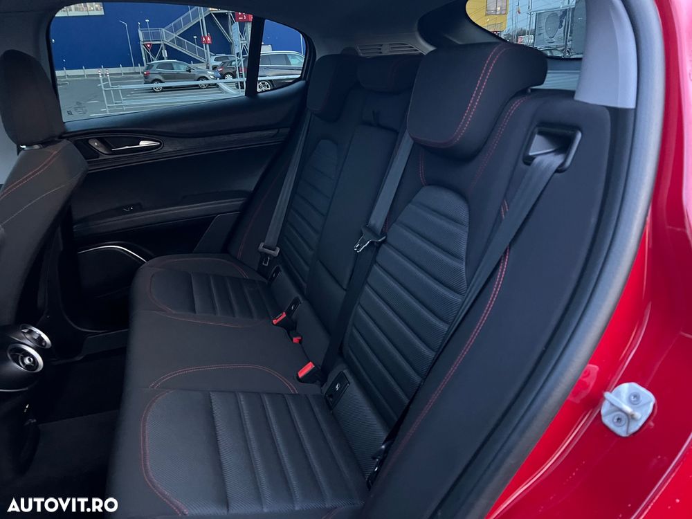 Alfa Romeo Stelvio - 14