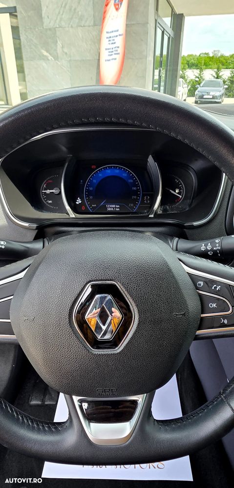 Renault Megane TCe 140 GPF LIMITED - 27