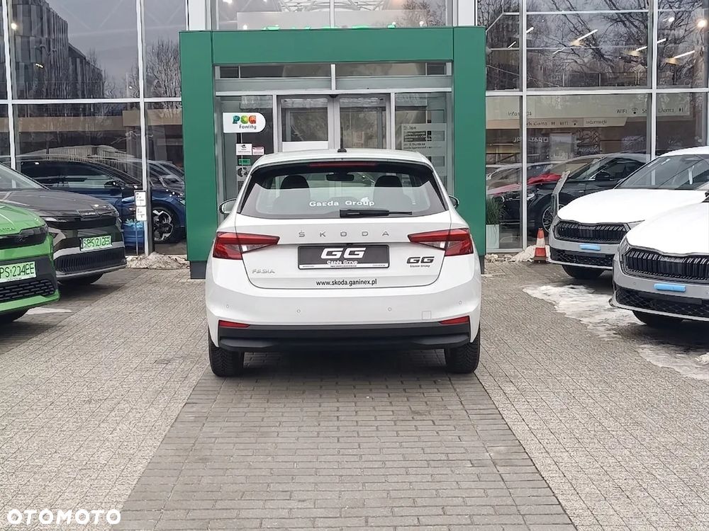 Skoda Fabia 1.0 Essence - 4
