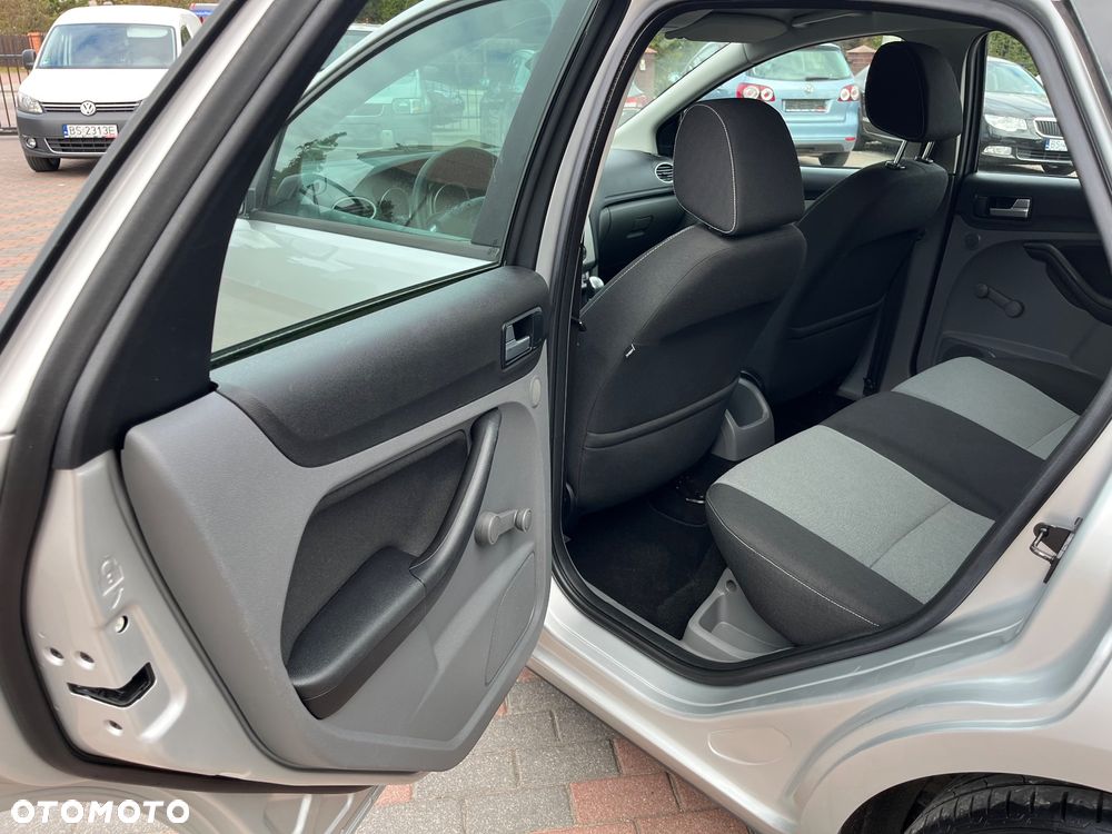 Ford Focus 1.6 Ti-VCT Trend + - 16