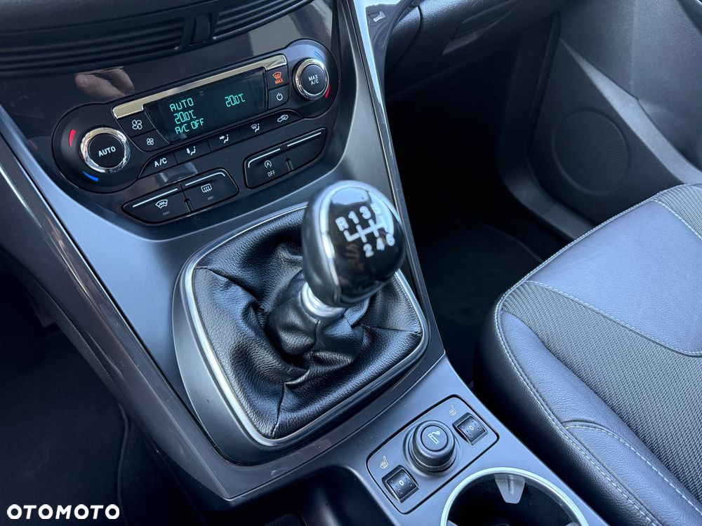 Ford Kuga 2.0 TDCi 4x4 Titanium - 28