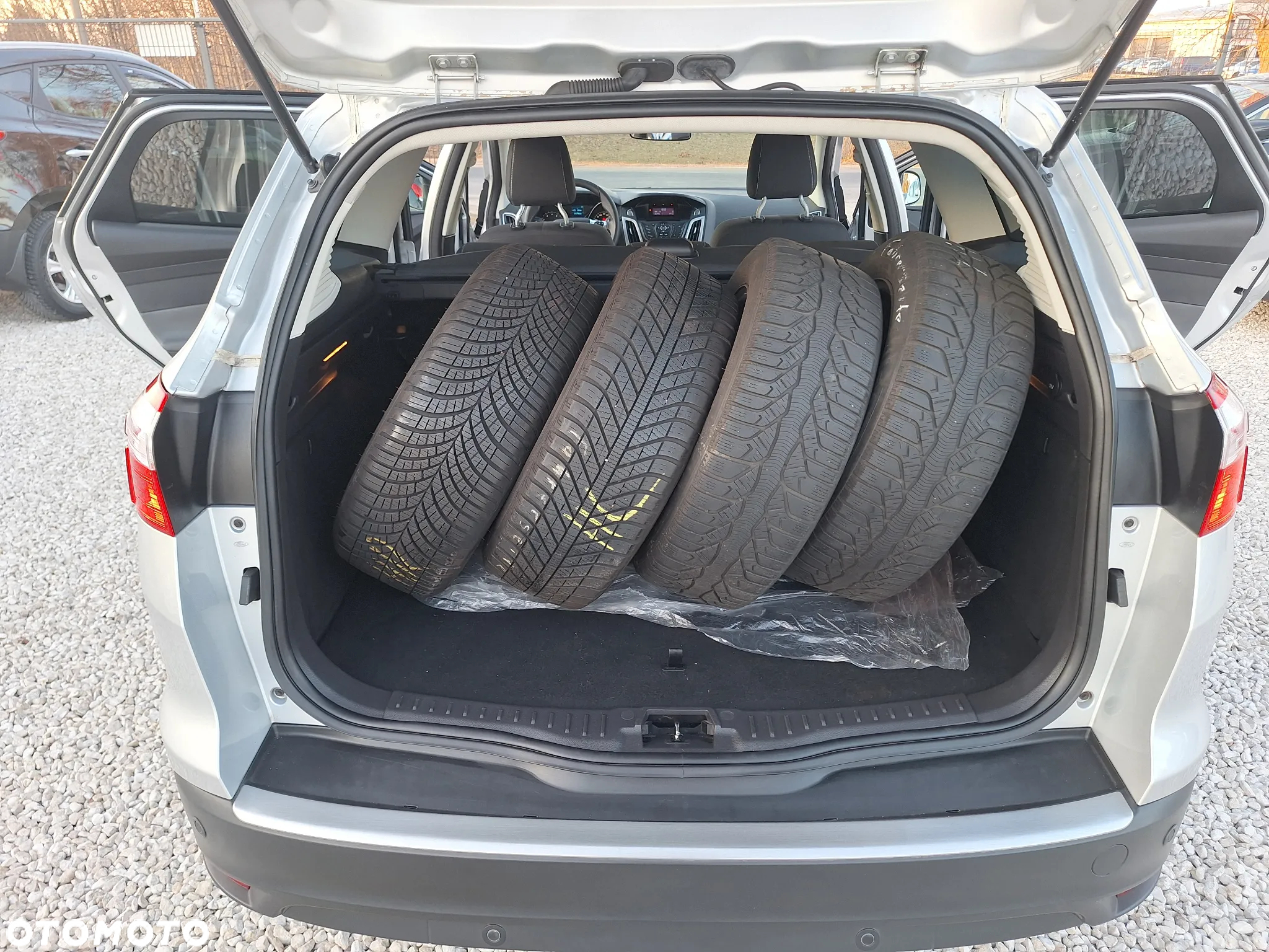 Ford Focus 1.6 Ambiente - 26