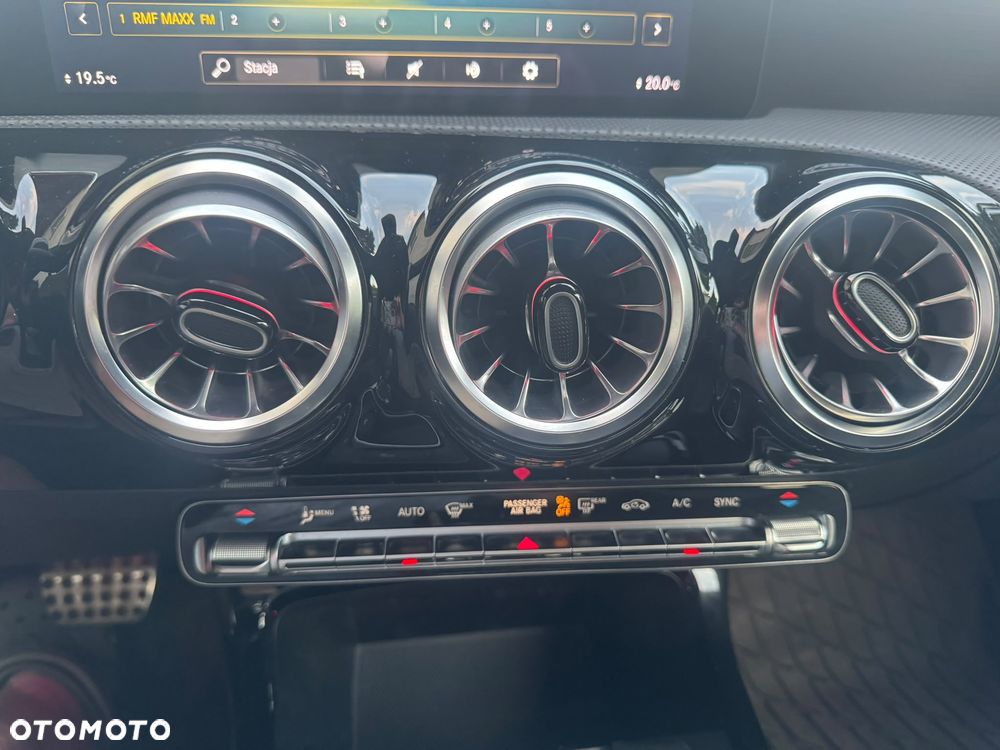 Mercedes-Benz CLA 250 4Matic 7G-DCT AMG Line - 26
