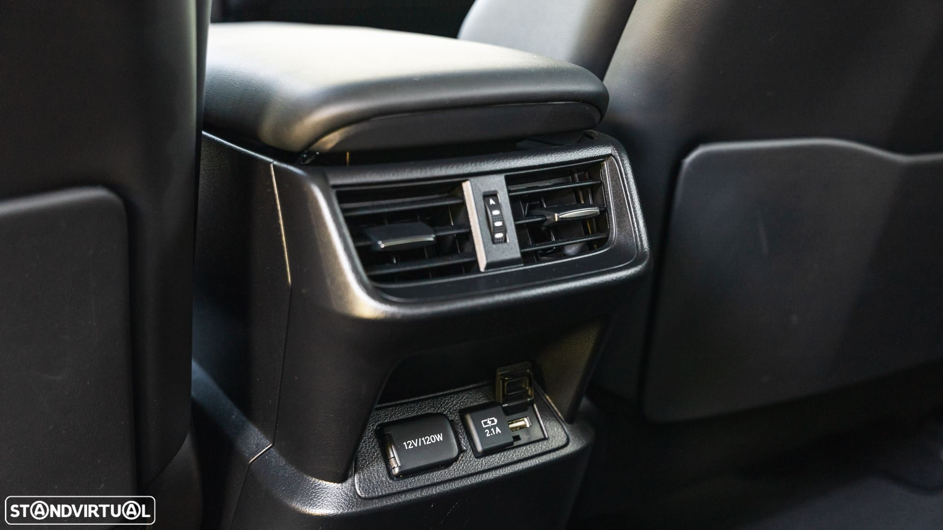 Lexus ES 300h Special Edition - 21