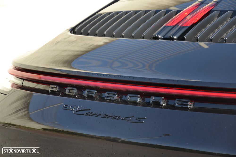 Porsche 911 (992) Carrera 4S PDK - 17