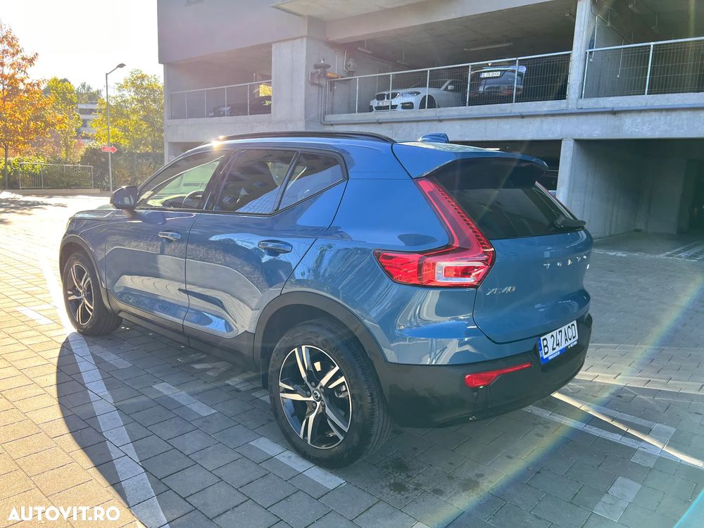 Volvo XC 40 B4 AT FWD MHEV Plus Dark - 7
