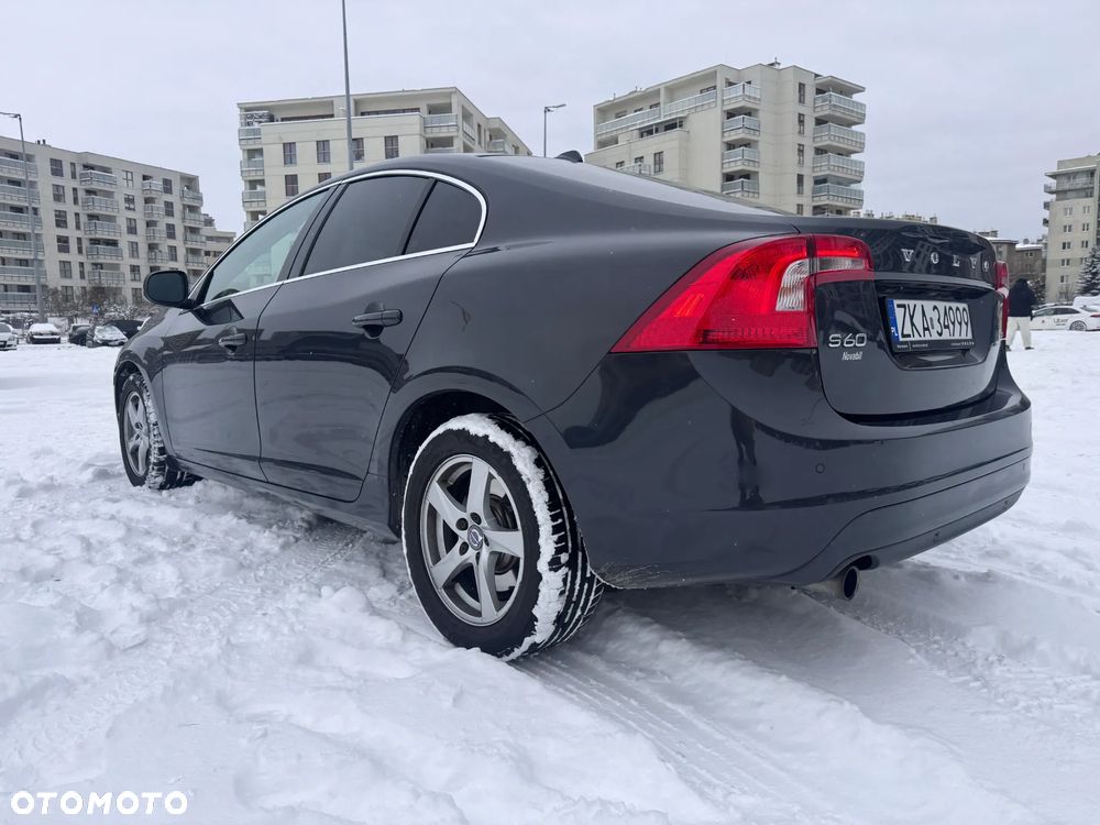Volvo S60 D2 Momentum - 12
