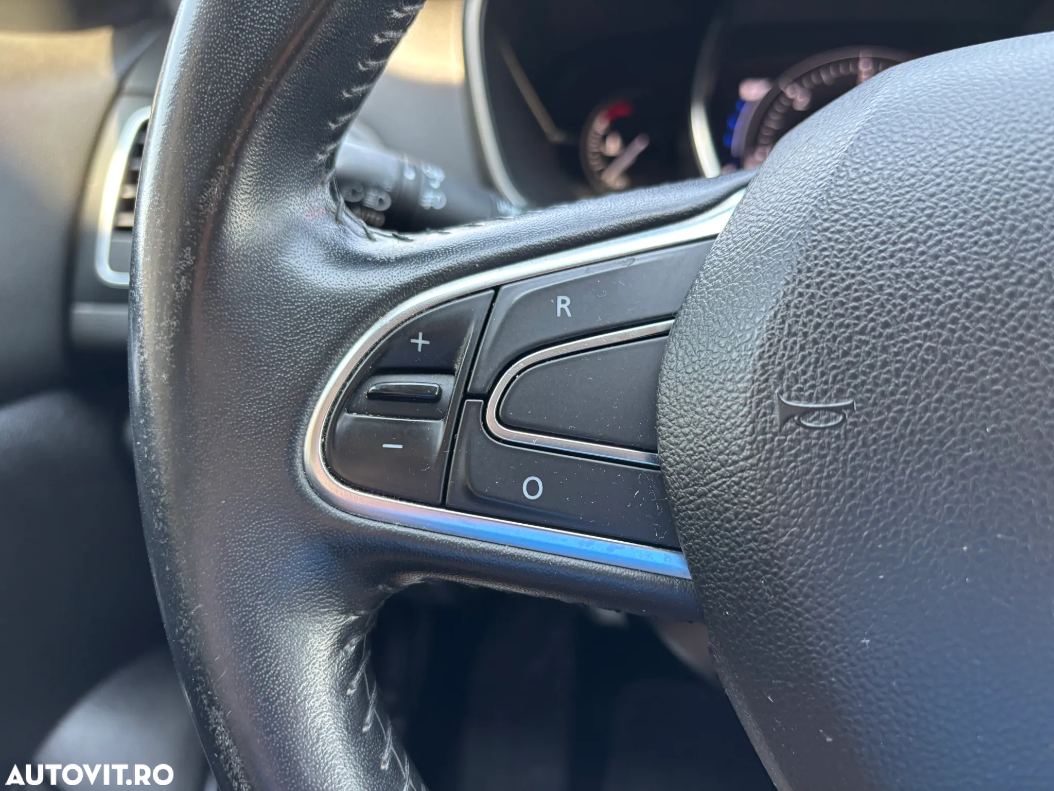 Renault Megane BLUE dCi 115 EDC BUSINESS EDITION - 20