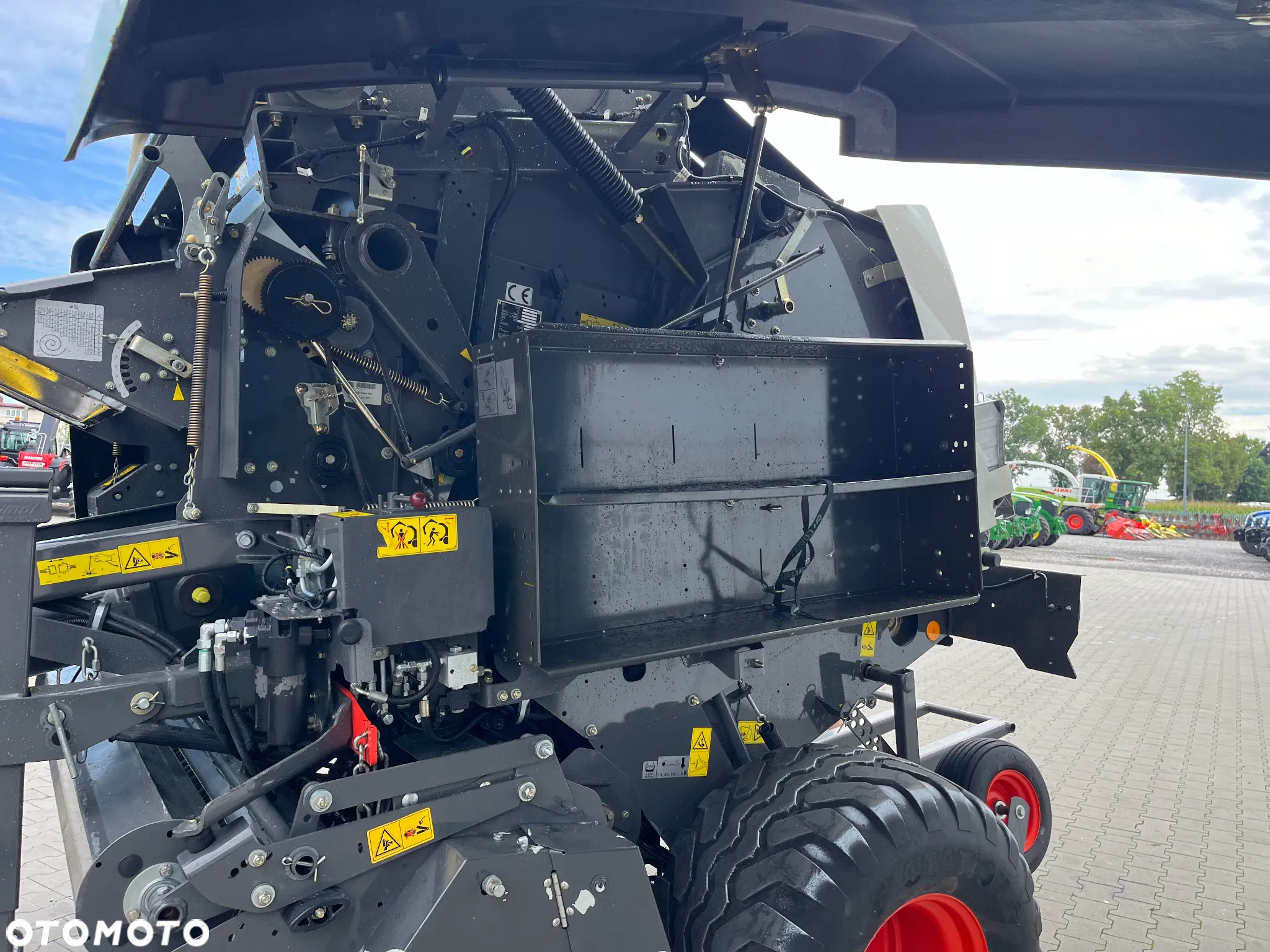Claas Variant 360 RC - 9