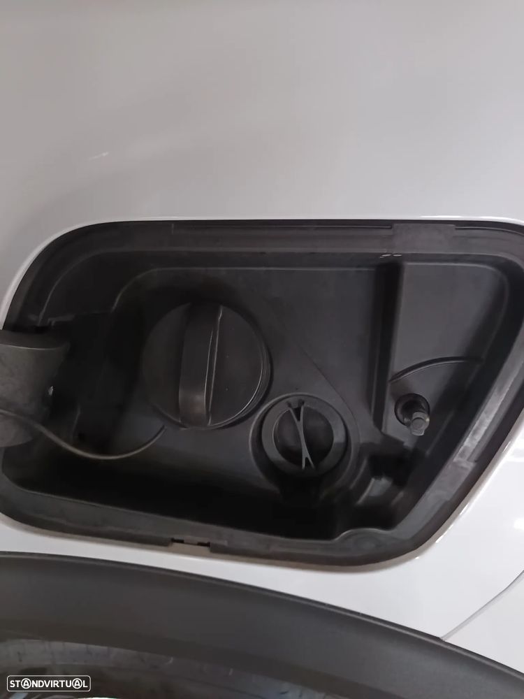 Peugeot 2008 — fotografia 6