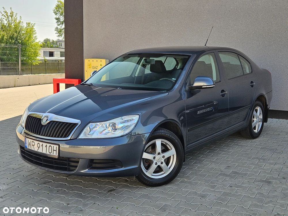 Skoda Octavia 1.6 Ambiente - 2