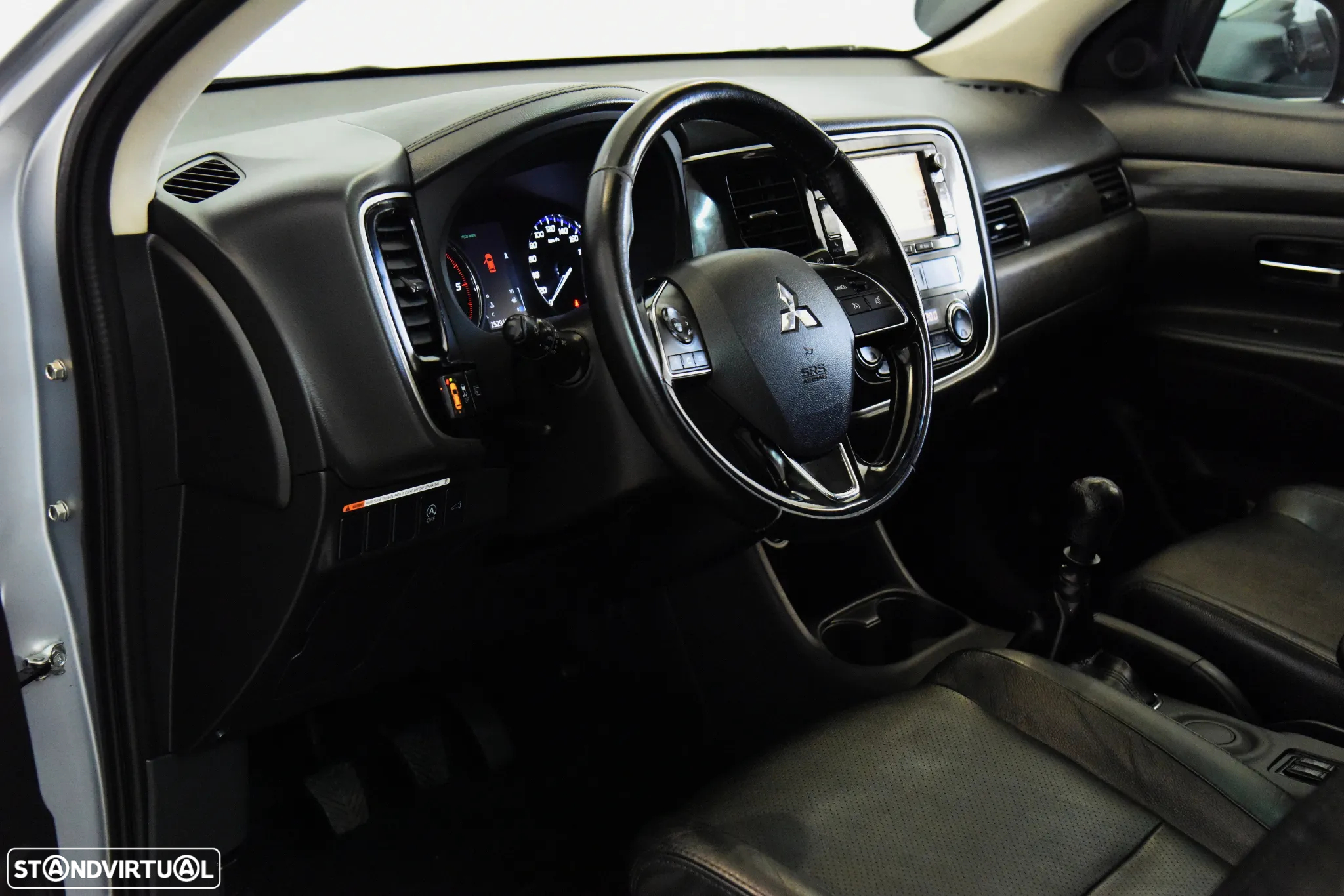 Mitsubishi Outlander 2.2 DI-D Intense+ - 15