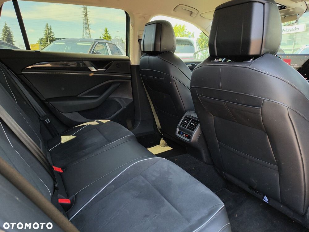 Volkswagen Passat - 24