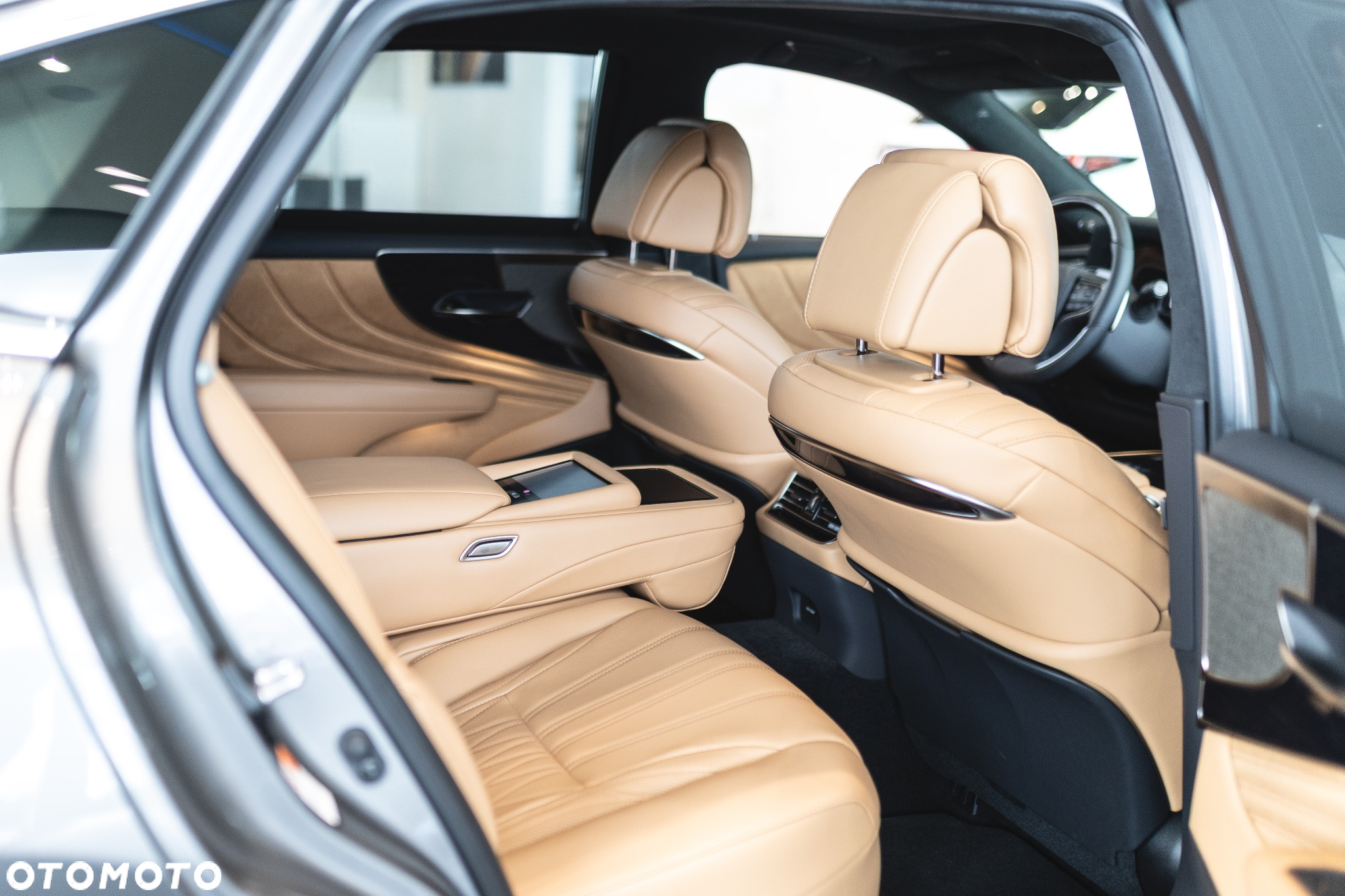 Lexus LS 500h Prestige AWD - 14