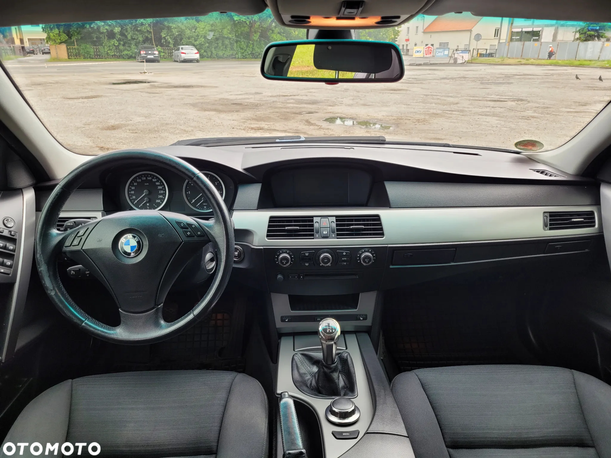 BMW Seria 5 523i - 7