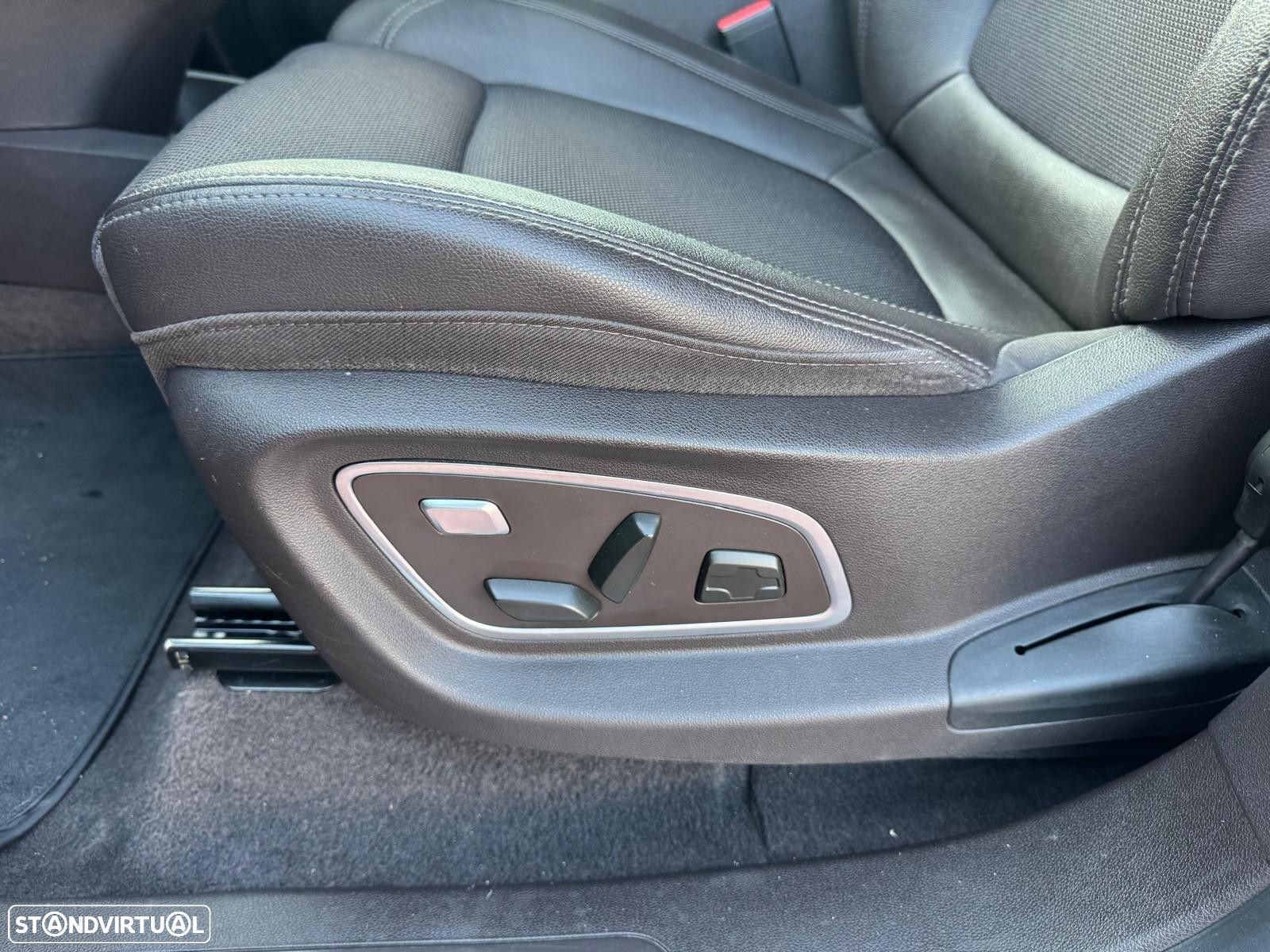 Renault Espace 1.6 dCi Initiale Paris EDC - 10