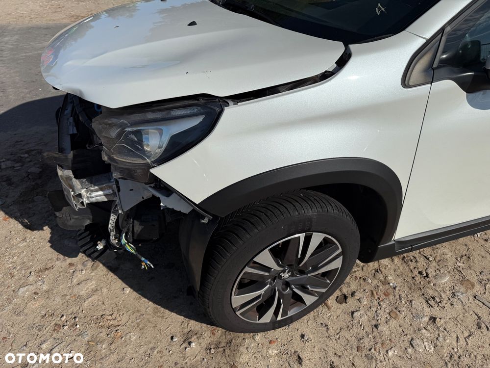 Peugeot 2008 1.2 Pure Tech Allure S&S EAT6 - 17