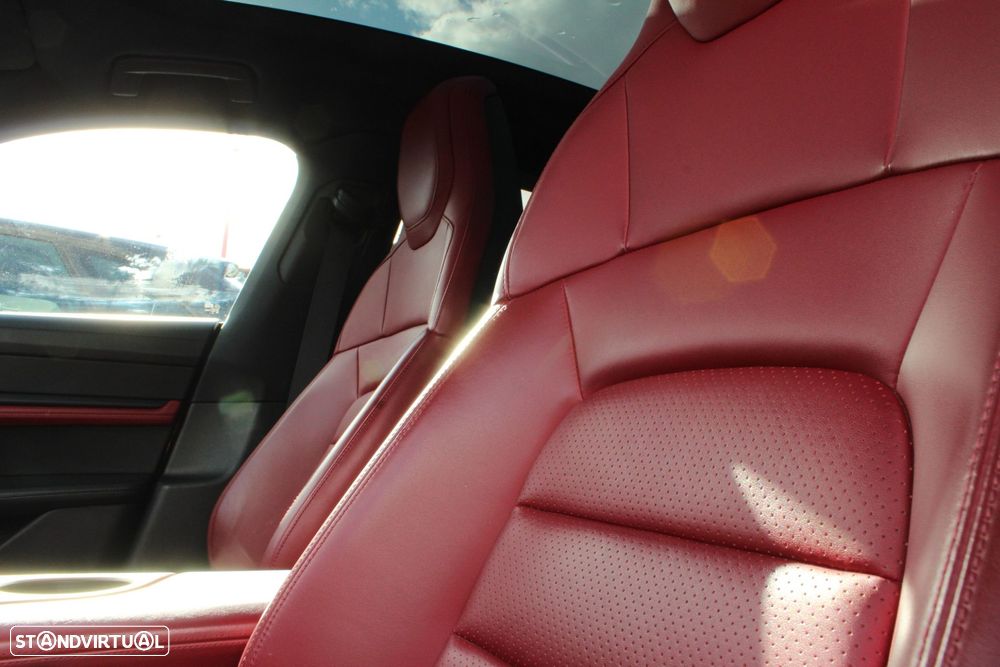 Porsche Taycan 4S - 35