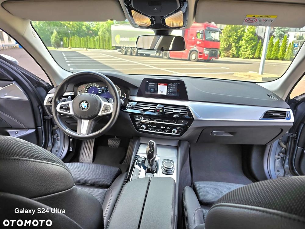 BMW Seria 5 530i xDrive Luxury Line sport - 12