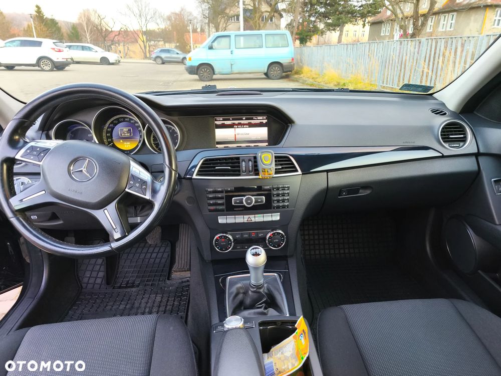 Mercedes-Benz Klasa C 180 CGI BlueEff Avantgarde - 12
