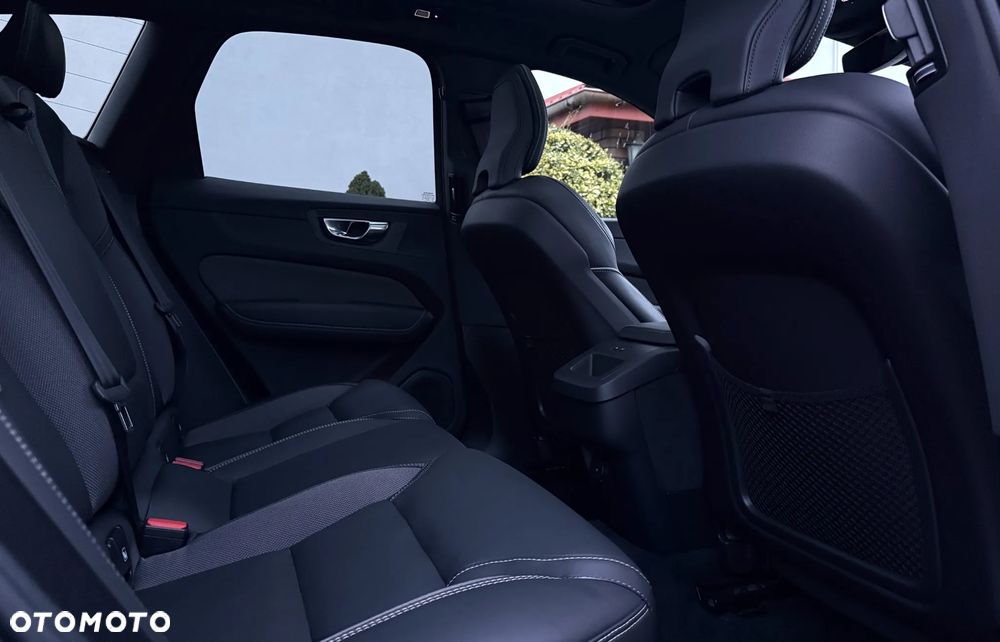 Volvo XC 60 B5 B AWD Geartronic RDesign - 14