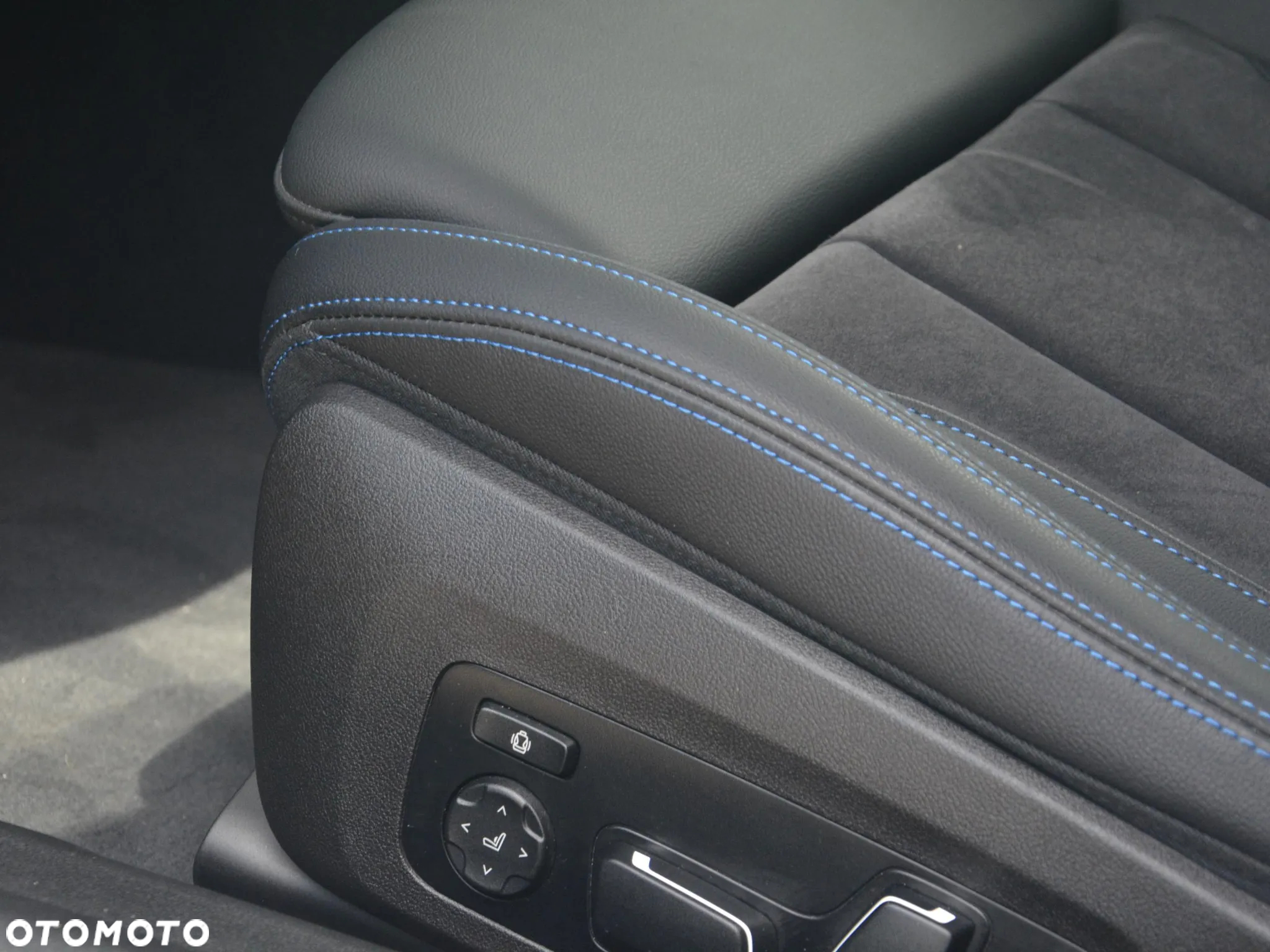 BMW Seria 3 320d M Sport - 9
