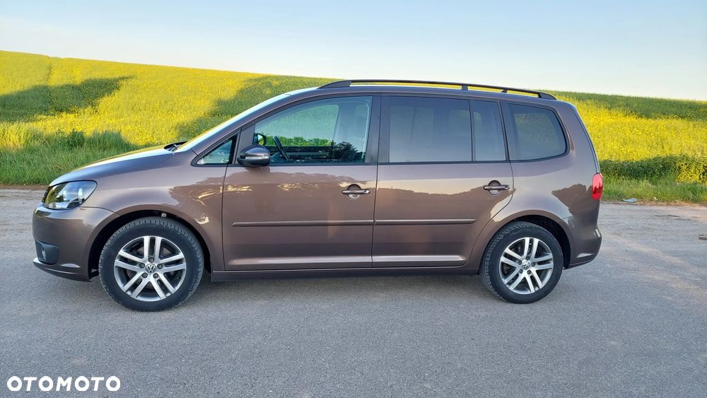 Volkswagen Touran 2014 photo 2