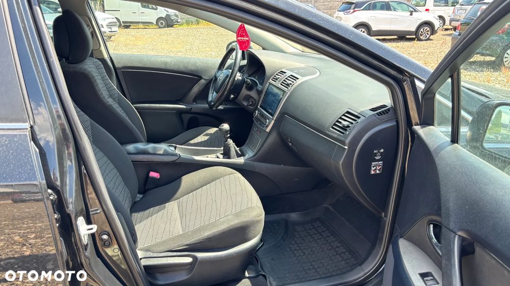 Toyota Avensis 2.0 D-4D - 23