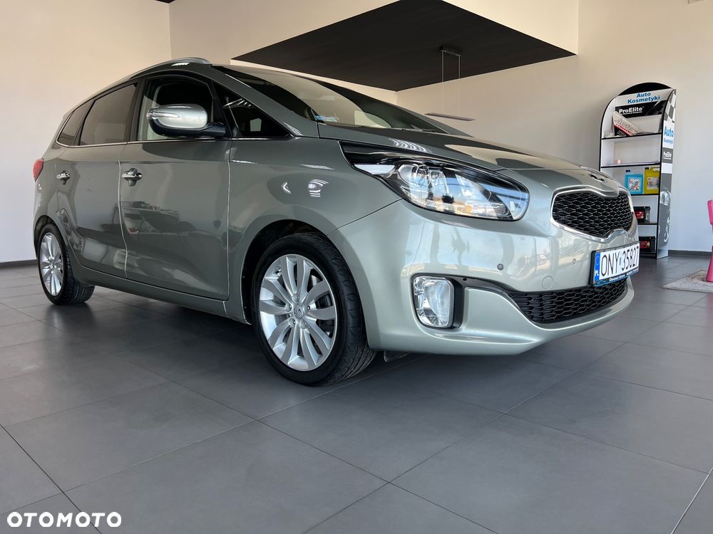 Kia Carens - 8