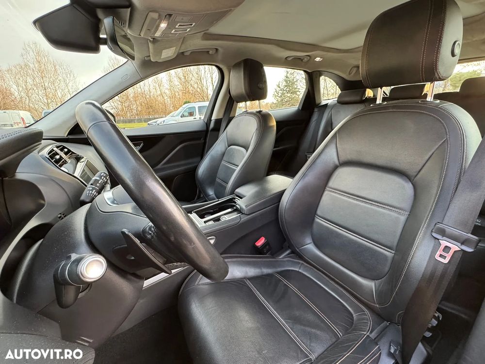 Jaguar F-Pace 20d RWD Prestige - 17