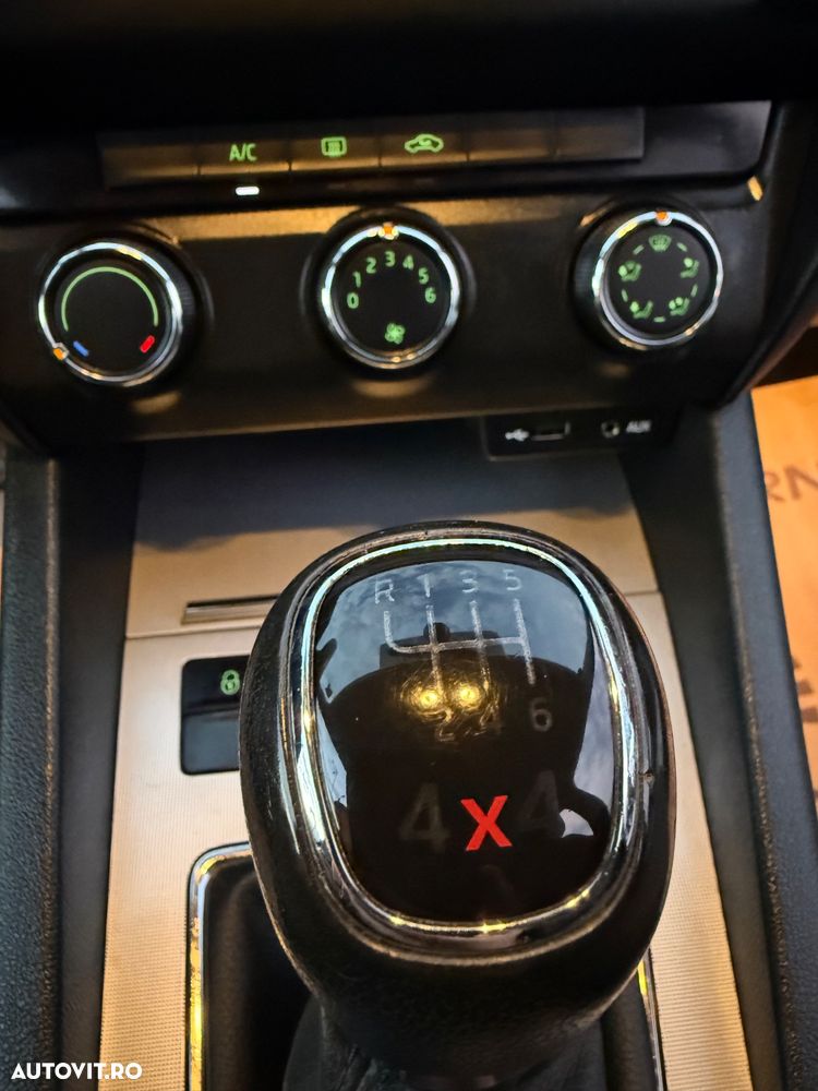 Skoda Octavia 1.6 TDI Green tec 4x4 Elegance - 12