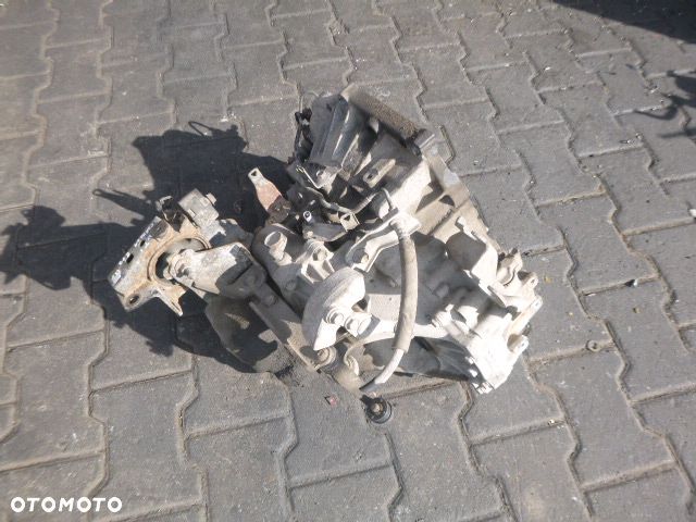MANUALNA SKRZYNIA BIEGÓW TOYOTA COROLLA E12 1.4 16V - 12