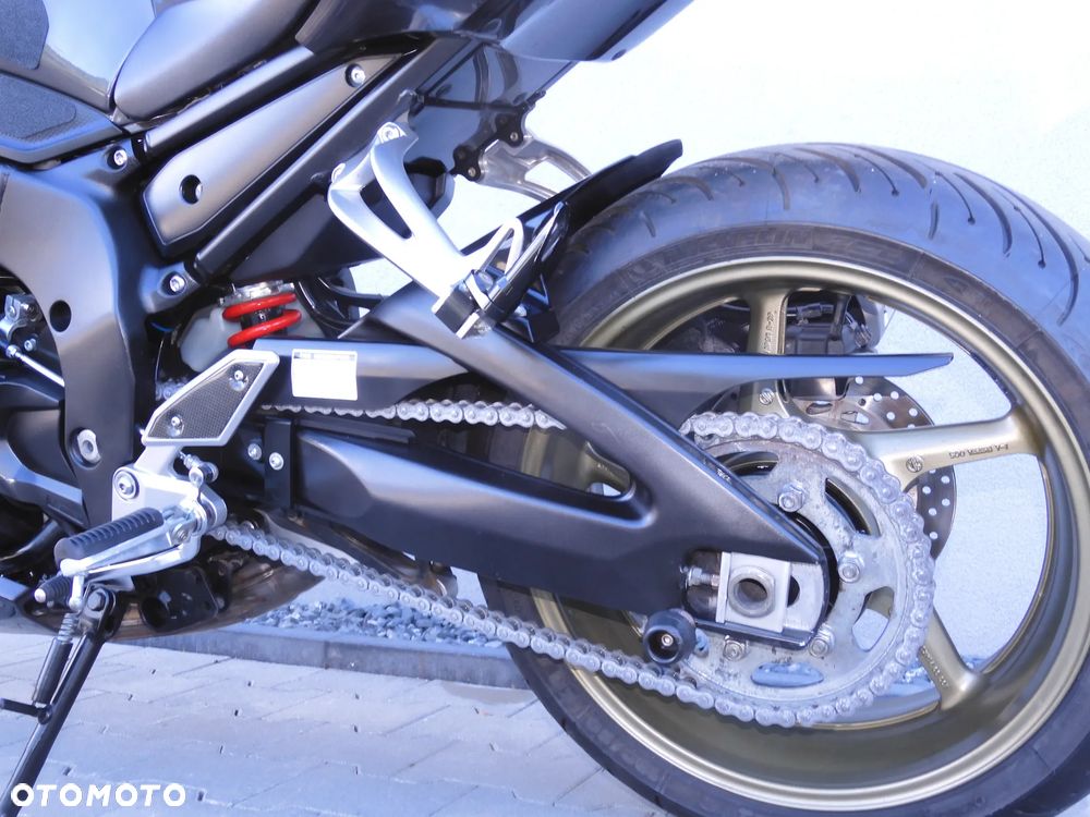 Yamaha FZ - 29
