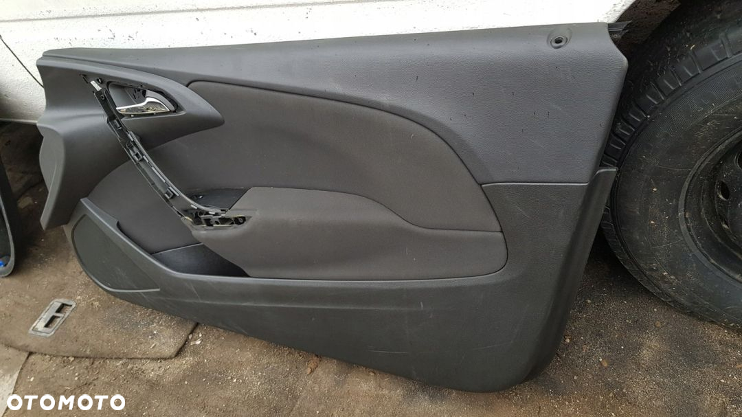tapicerka drzwi prawa Opel Astra J GTC - 2