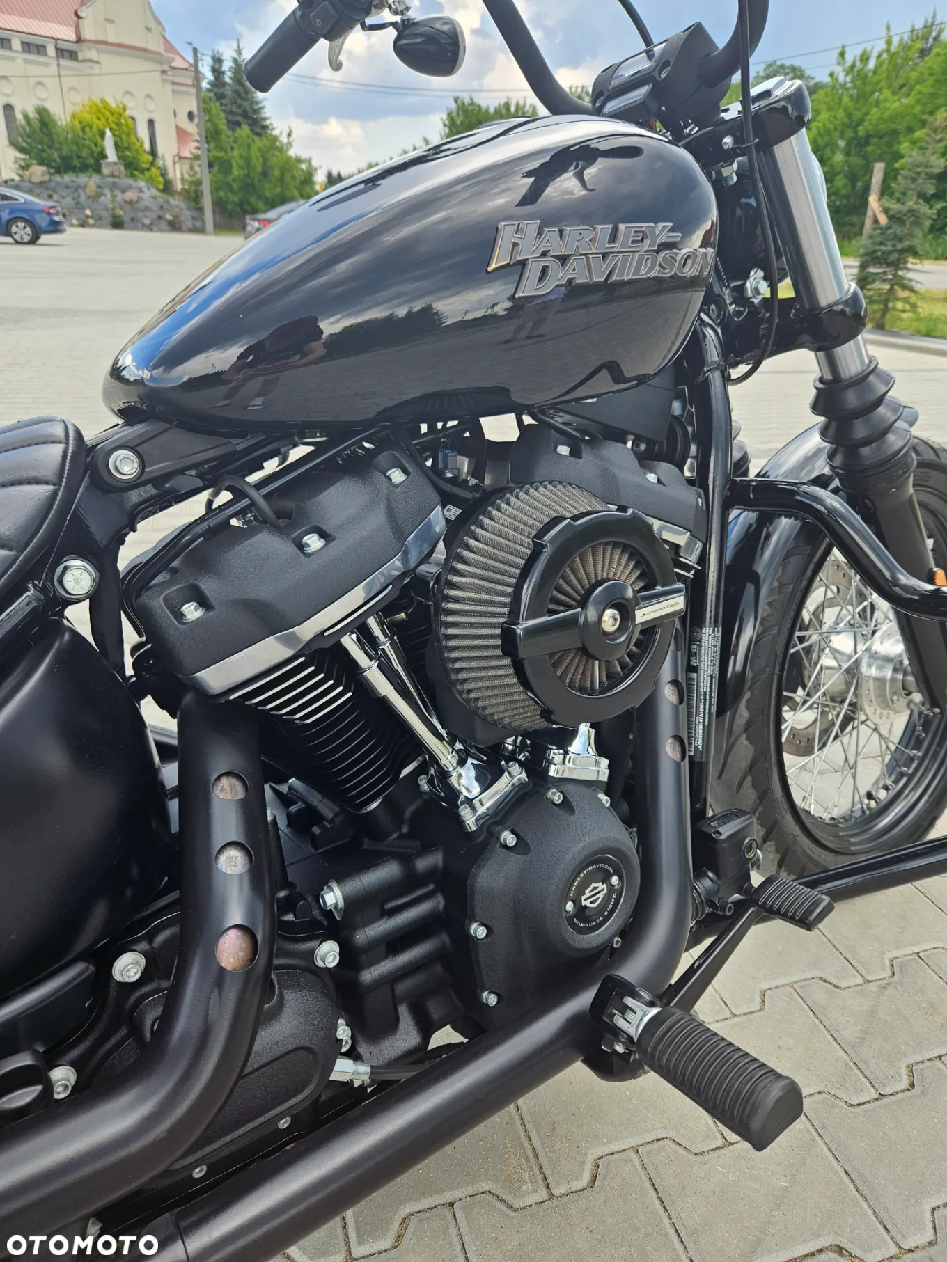 Harley-Davidson Softail Street Bob - 16