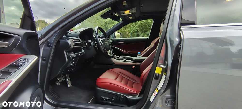 Lexus IS 200t / 300 F Sport - 20