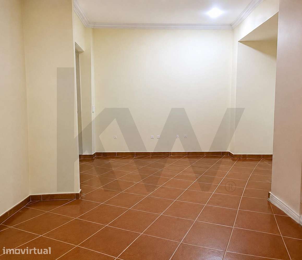 Apartamento T3 com Garagem, Arrecadação e Vista Desafogada | Arrendame - Grande imagem: 5/15