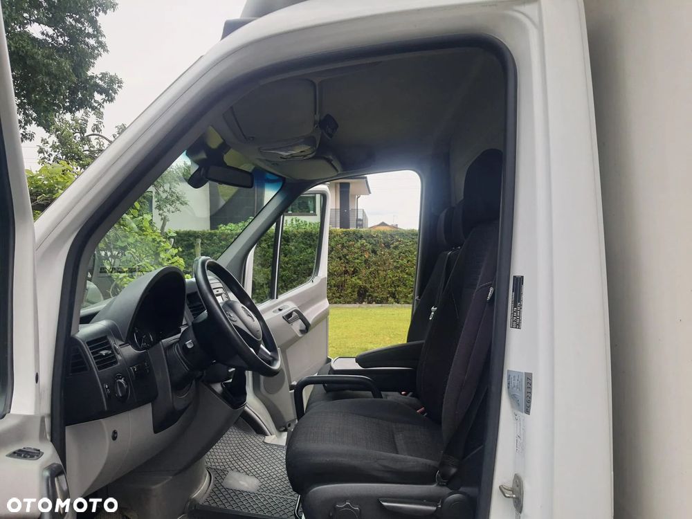 Mercedes-Benz Sprinter - 26