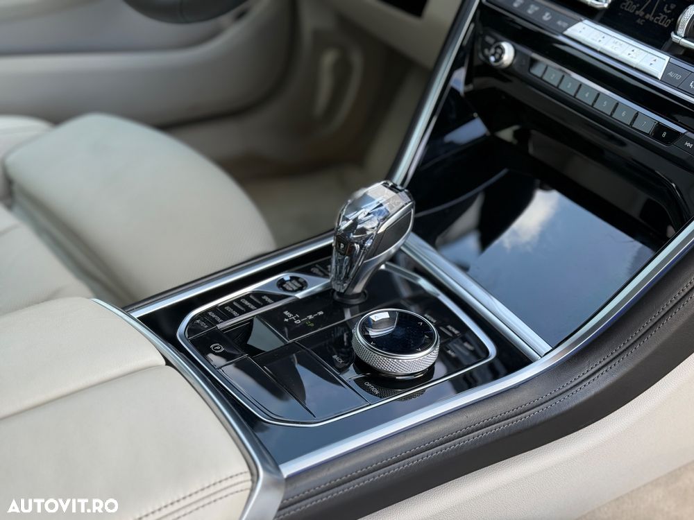 BMW Seria 8 - 23