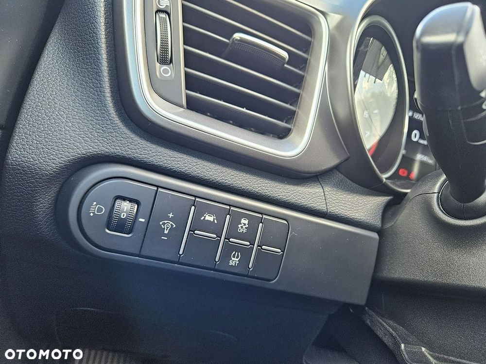 Kia Ceed - 23